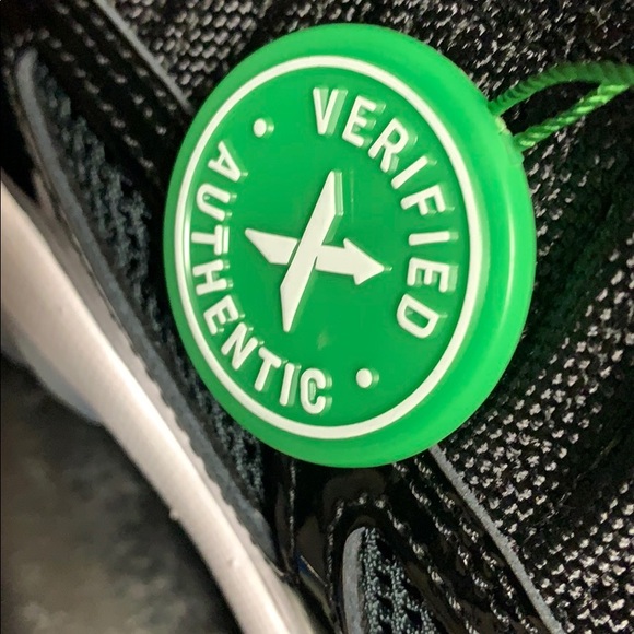 ⚠️ Brand New Rare Jordan 11 low IE size 9 men’s - Picture 9 of 11